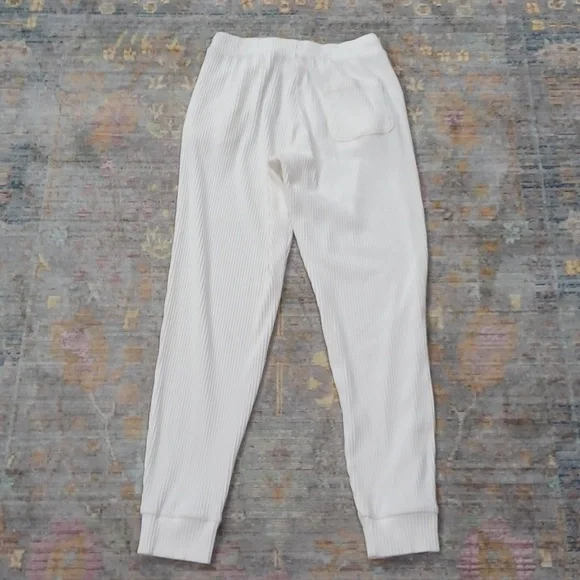 Alo Yoga Muse Sweatpant - Picture 5 of 6